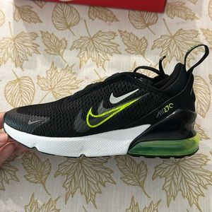 Nike Kids' Grade School Air Max 270 Shoes. Size 2Y